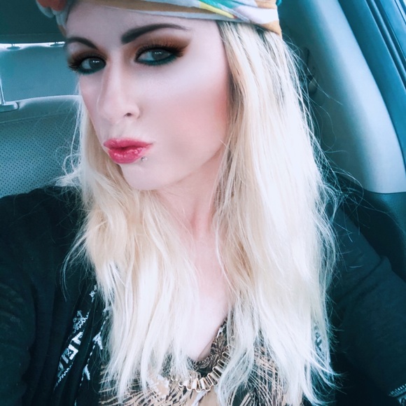 Meet your Posher, Kelly - Picture 4 of 9